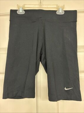NWT Nike Black Athletic Tights Shorts Size Med $35.00